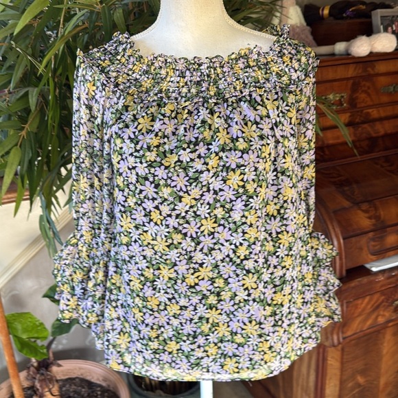 CeCe ladies floral, wrinkle, free blouse size medium excellent condition - Picture 2 of 15